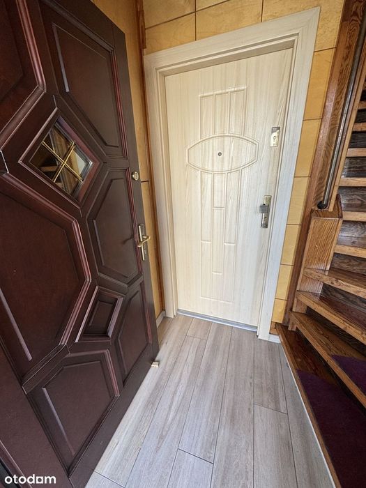Dom (140 + 80 m²), dwa niezależne lokale, gotowe do zamieszkania.