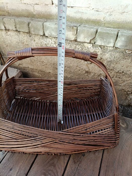 Кошик з натуральної лози