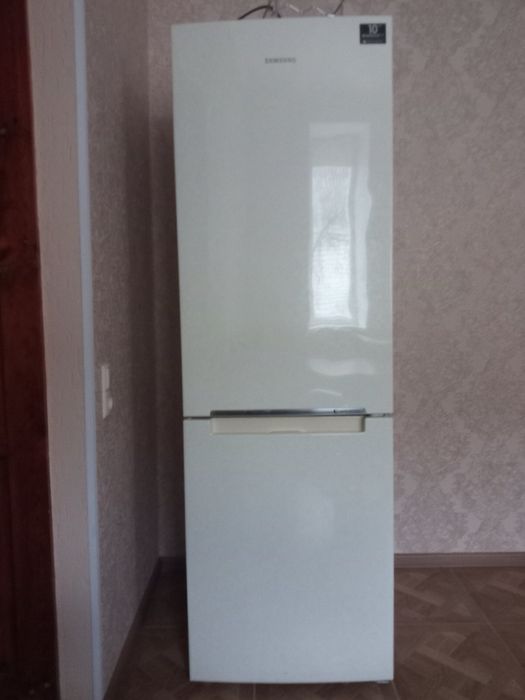 Холодильник Samsung двокамерний