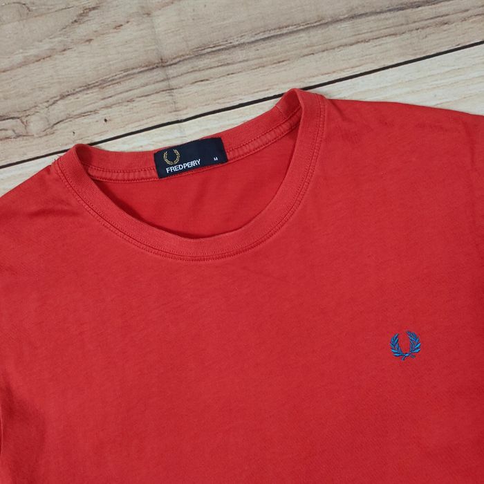 FRED PERRY Koszulka Czerwona Męska Logowana r. M