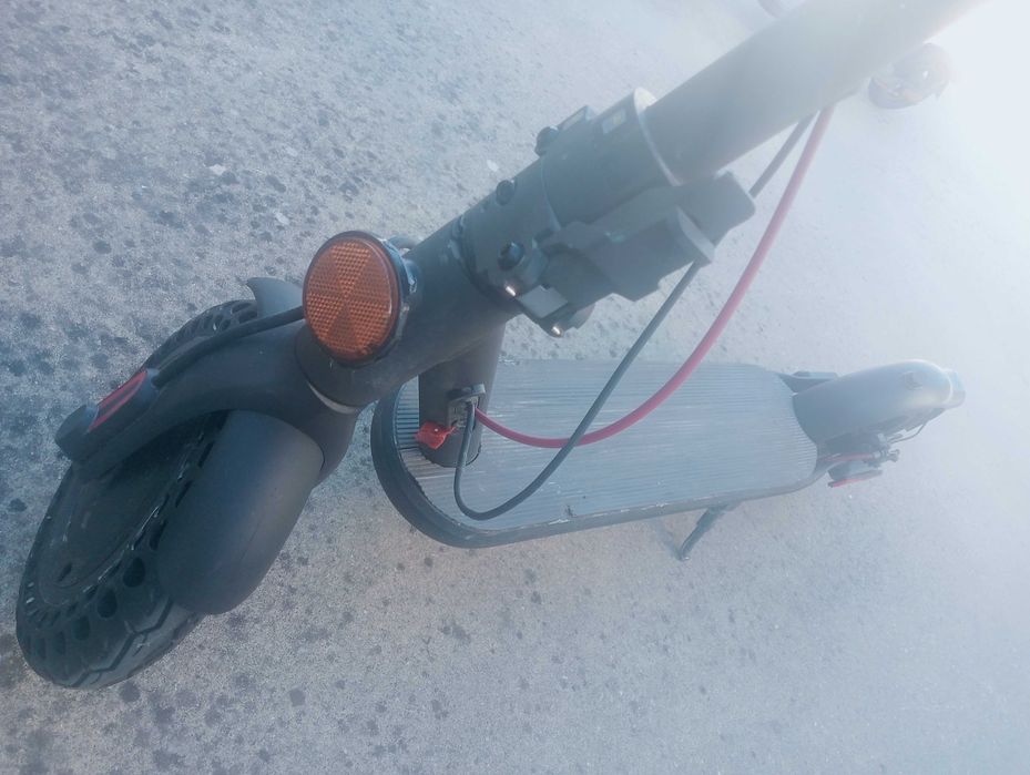 Duas trotinetes Xiaomi