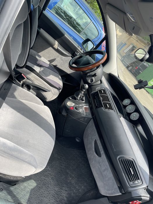 Citroen C8 не Ulysse Phedra 807