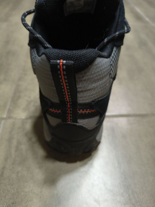 Продам ботинки зимні Merrell