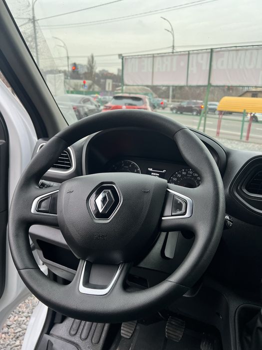 Renault Master вантажне авто  в оренду з правом викупу ,тентовані