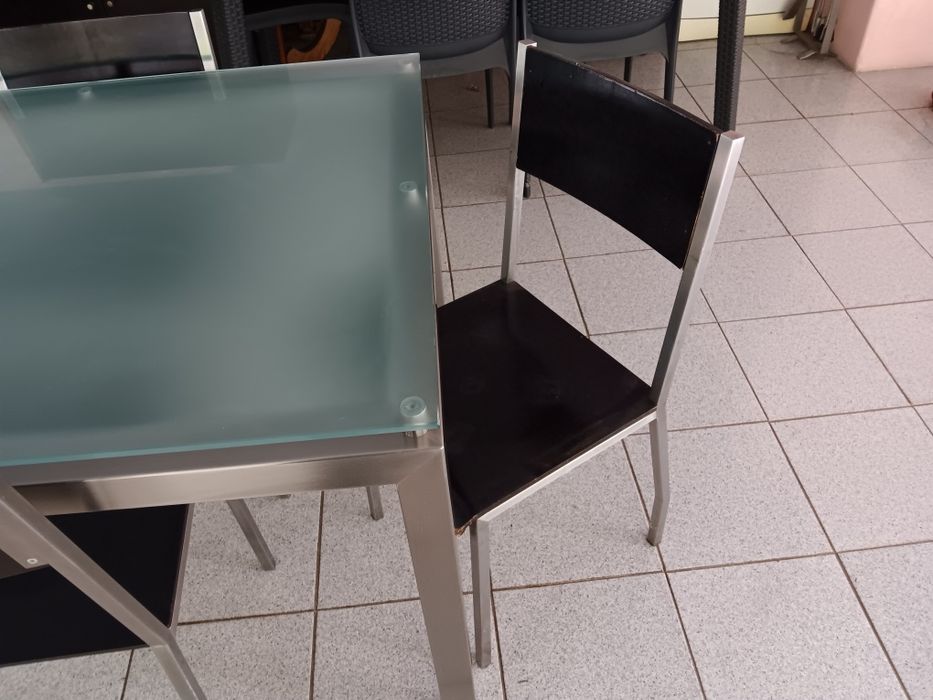 Conjunto mesa cozinha e 4 cadeiras