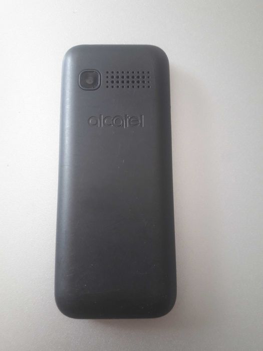 Телефон Alcatel 2 см почти Новий