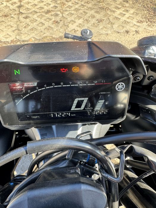YAMAHA R7 2023.