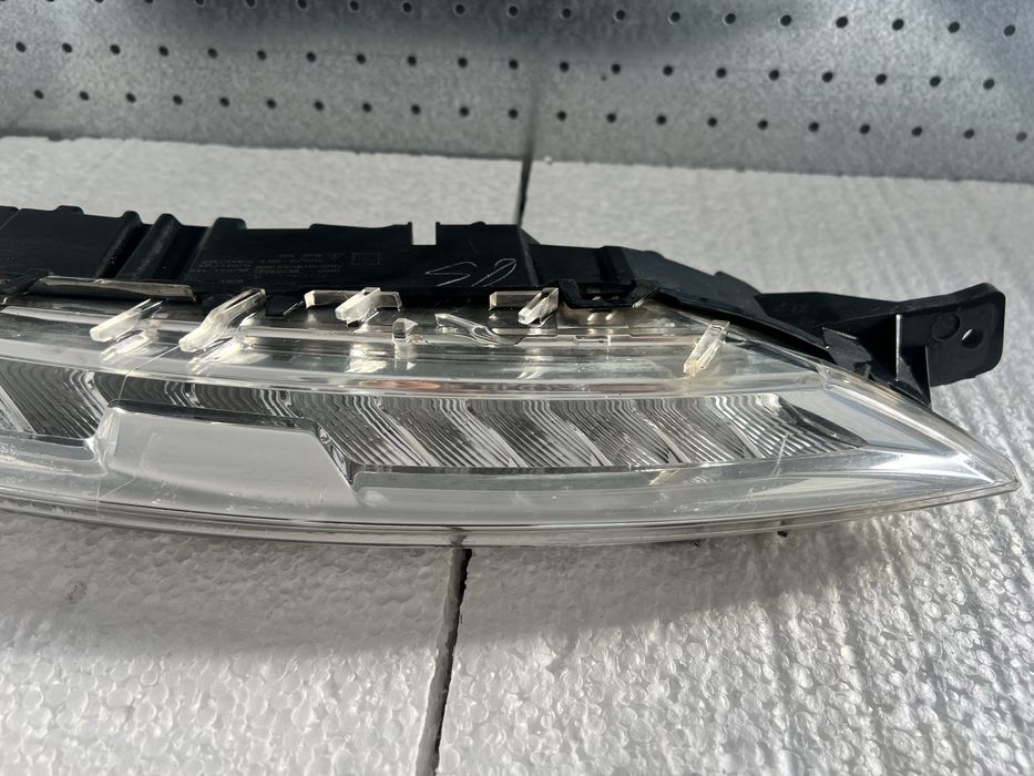 Farol diurno esquerdo/direito  CITROËN C4 Picasso (Ref. 9676036580)