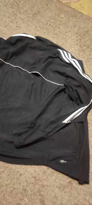 Продам класну,вантажну,орігінальну чоловічу олімпійку Adidas розмір L.