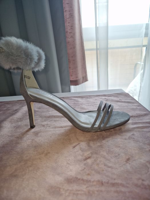 Sylwester śliczne sandałki paseczki futerko r. 37