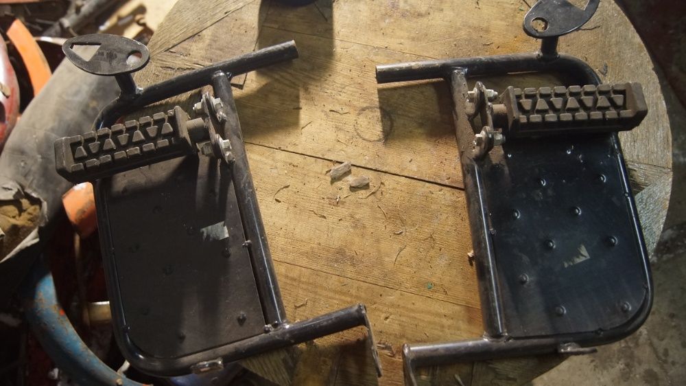 Quad 125 i 250 podesty podnóżki metalowe