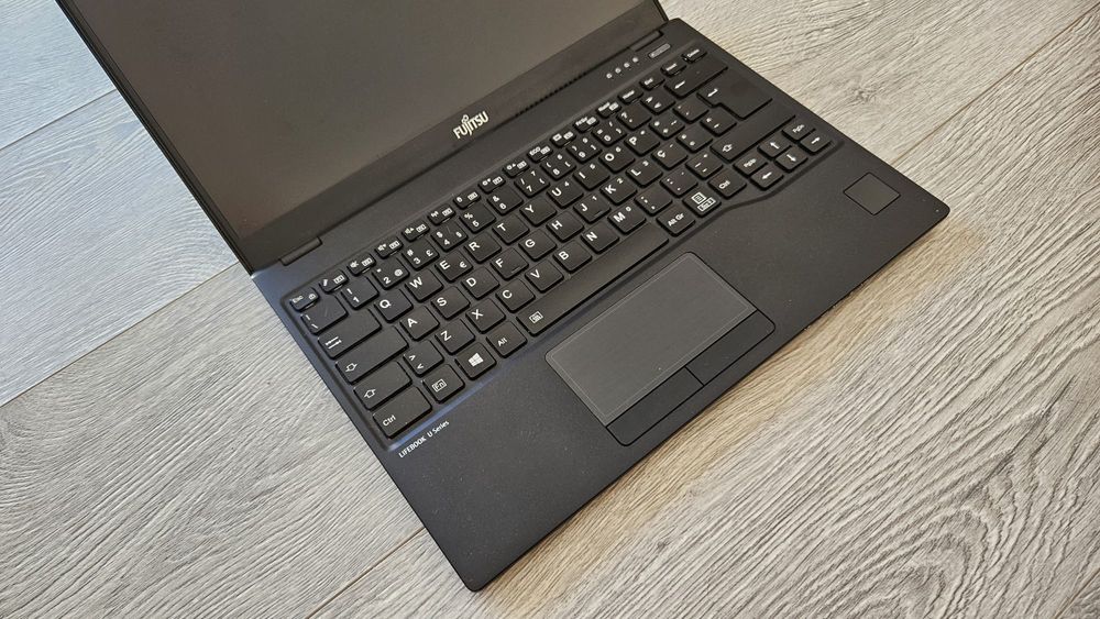 Portátil FUJITSU Notebook Lifebook U939