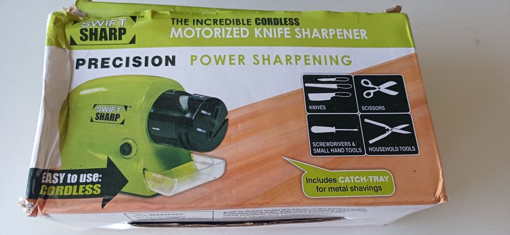 Точилка на батарейках для ножей ножниц Swifty Sharp