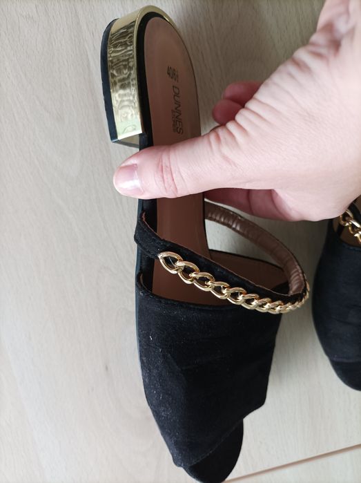 Klapki firmy DUNNES rozm. 40 jak nowe