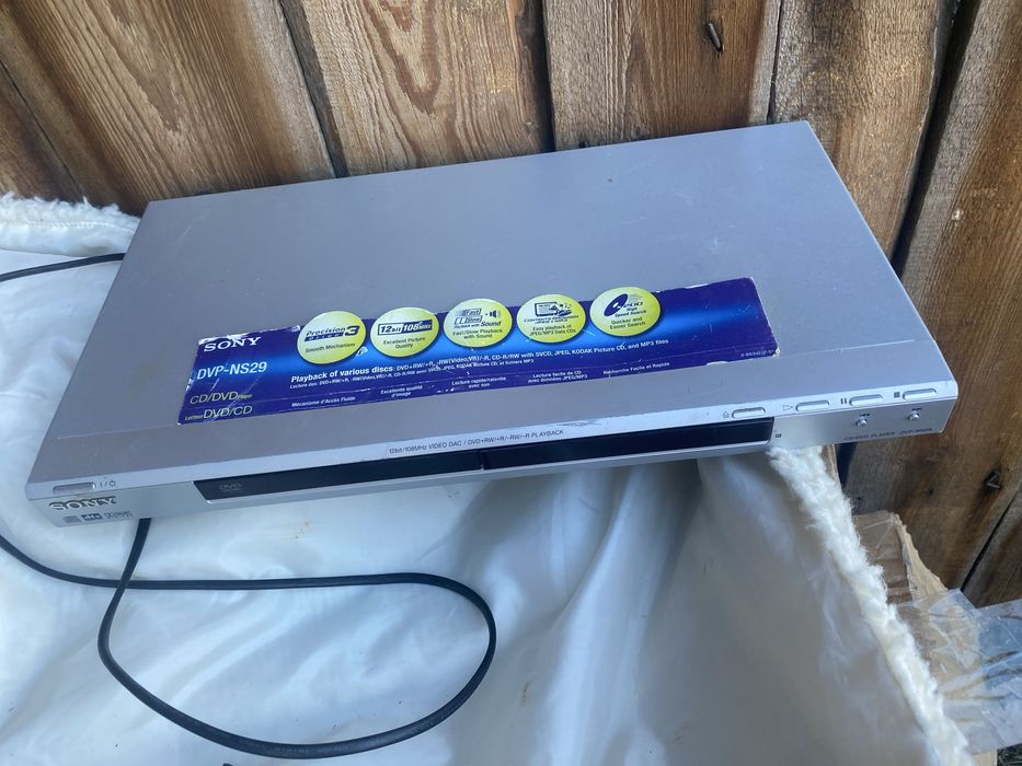 Sony odrwarzacz dvd / cd ns29 dziala wszystko ok