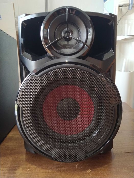 Mini System LG com potência de 130W RMS e entrada USB