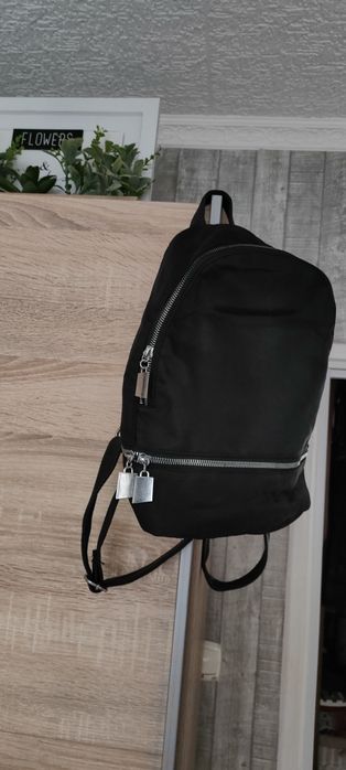 Czarny plecak damski