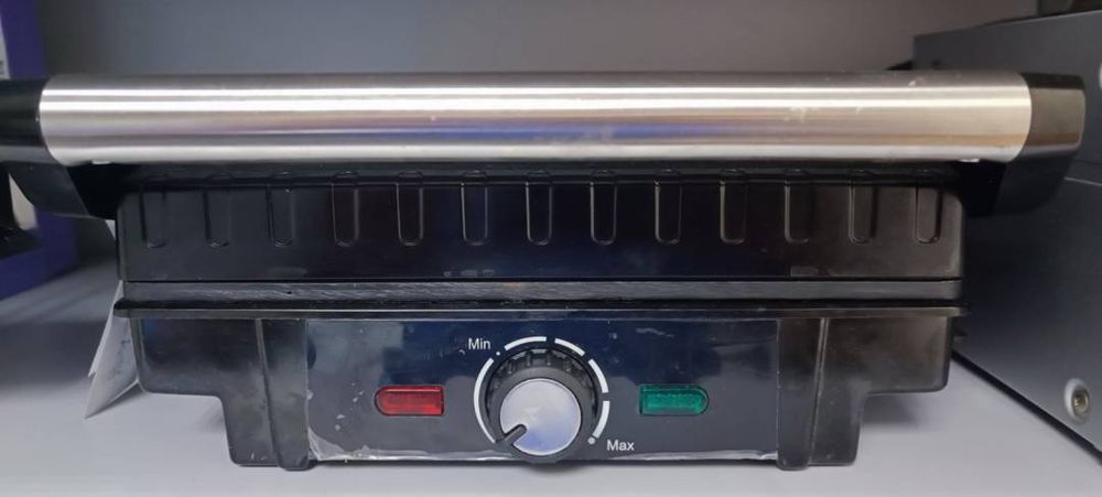 Гриль Grunhelm G1600