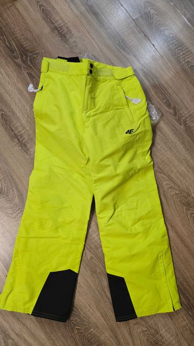 Nowe Spodnie 4F r.158