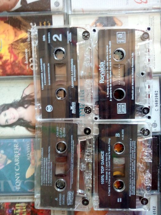 Vendo cassetes música  c/portes incluídos