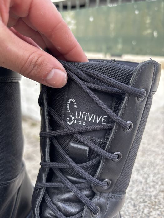 Botas 2 survive militares