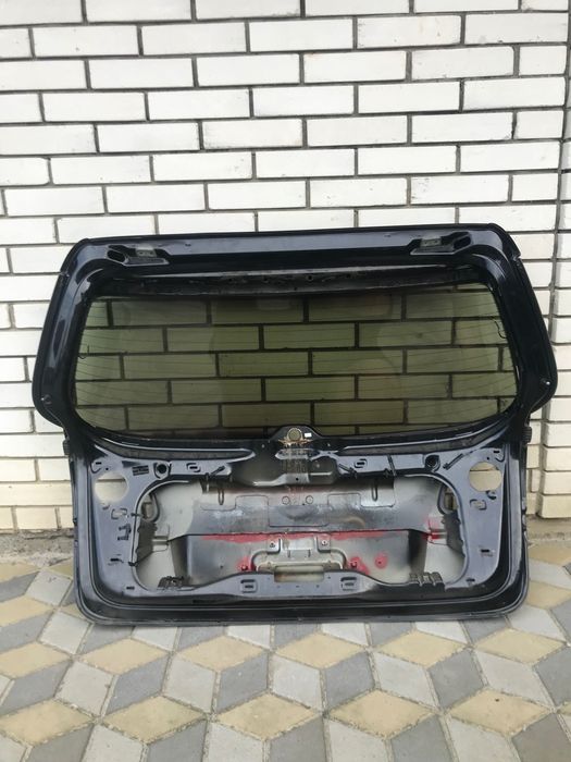 Кришка багажника пасат б6 універсал