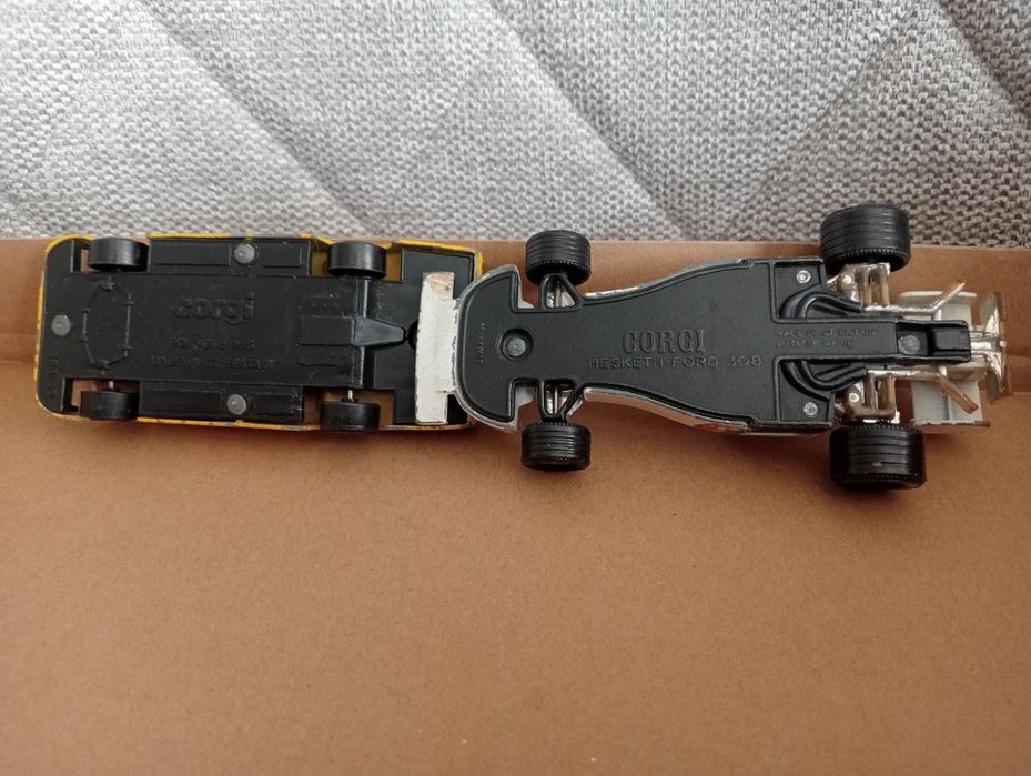 Corgi - Porsche 956 e Hesketh Ford 308