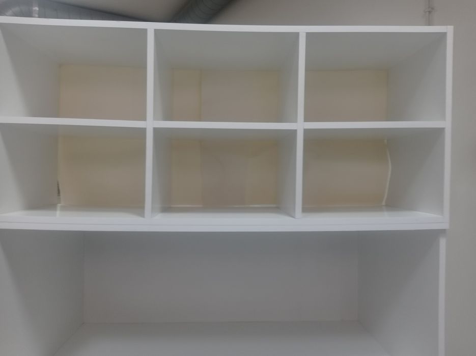 Móvel branco lacado