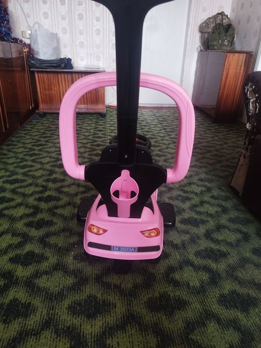 Продам толокар машинка-каталка