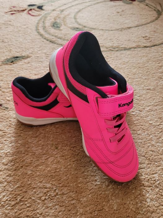 Взуття кросівки чешки балетки для дівчинки