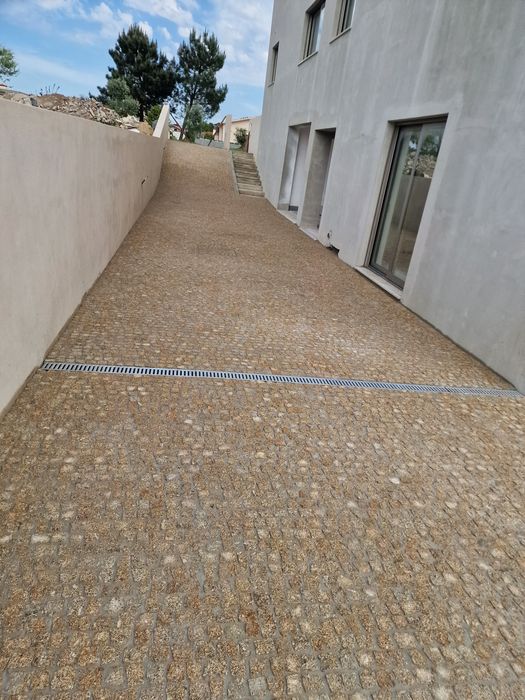 Pavimentos em granito natural