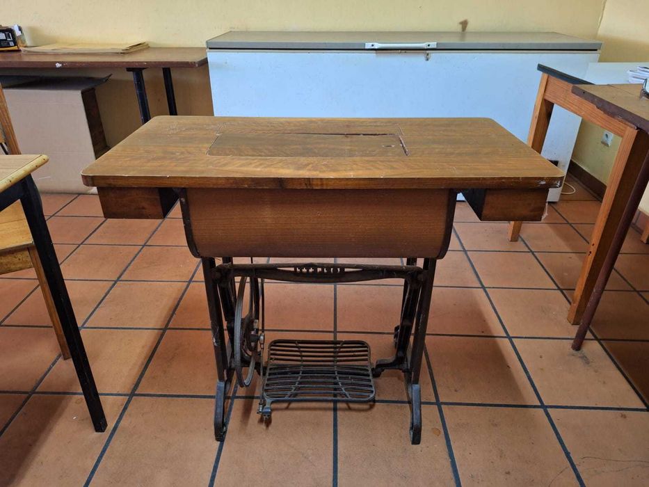 Mesa de costura marca Borletti