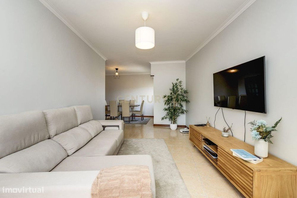 Apartamento T2 em Massamá, Sintra - Oportunidade Única! — Massamá E Monte Abraão, Lisboa