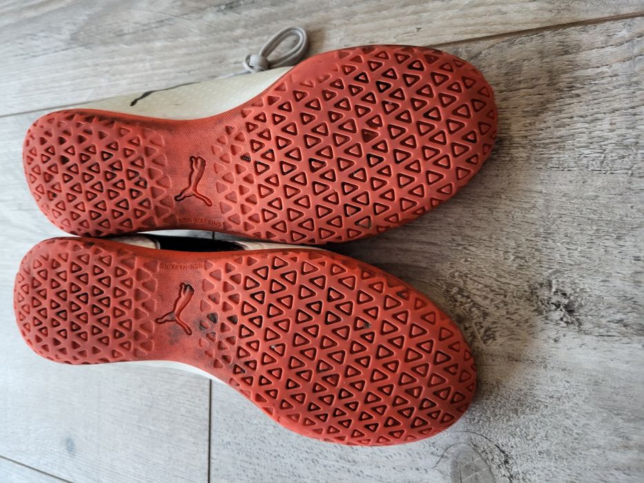 Halówki Puma. R: 37,5.