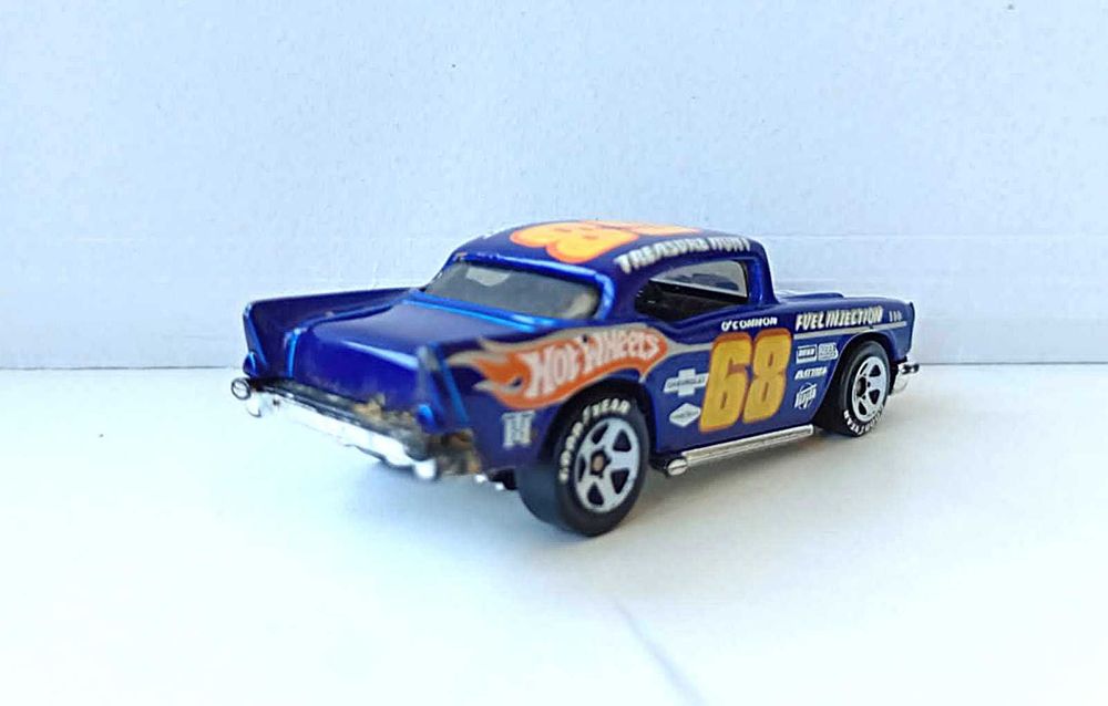 Hot Wheels - '57 Chevy, 2011 - Treasure Hunt.