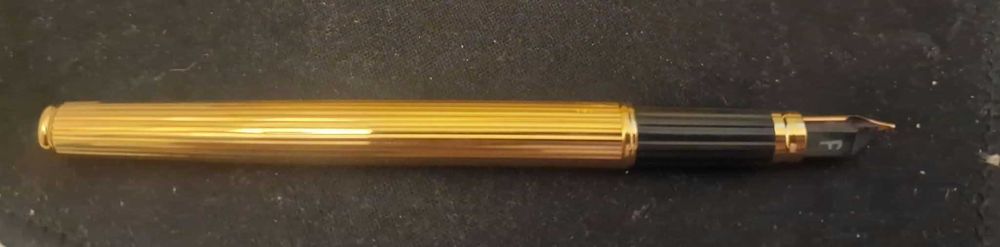 Caneta de Tinta Permanente Waterman Paris — Canelada, Banhada a Ouro, Aparo 18K Maciço — Com Caixa Original