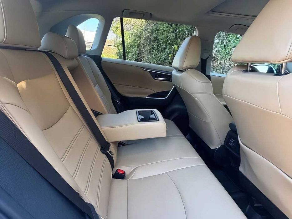 Toyota RAV4      2020