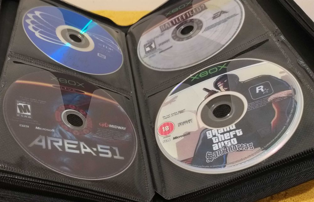 31 jogos XBOX Classic + Bundle com 10 DVDs de Demos