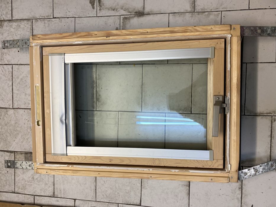 Janela de sotao em bom estado