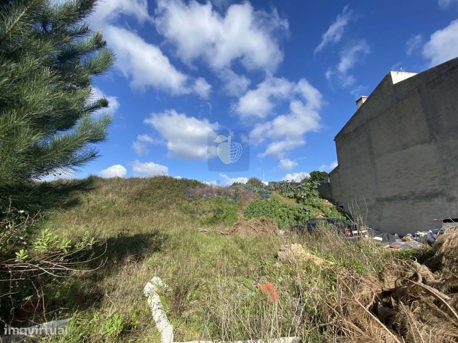 Lote de terreno com  503,47m2,  área de construção de 325m2 (Habitação