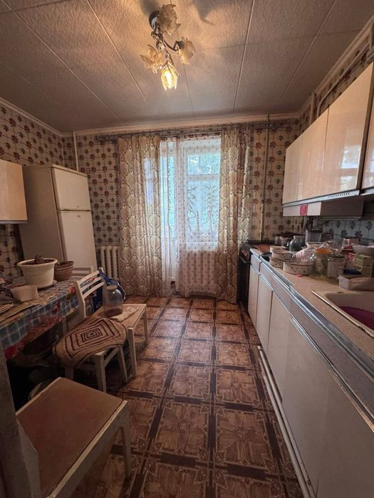 Продам двокімнатну  квартиру чеського планування на 2 поверсі