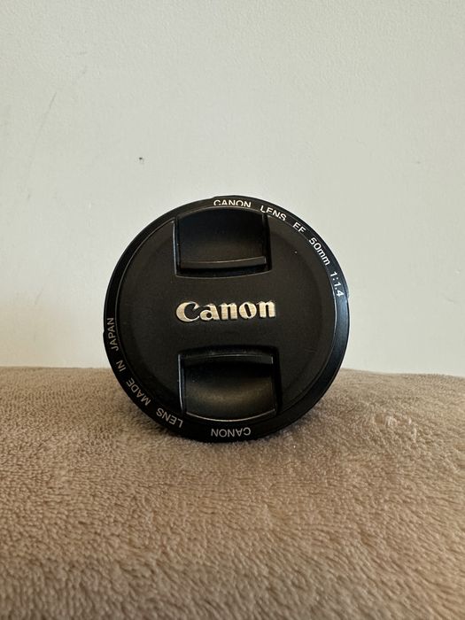 Обʼєктив Canon 50 mm 1.4
