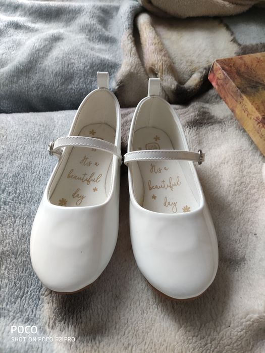 Białe pantofelki smyk cool club rozm 33 komunia