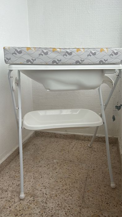 Trocador de Bebé com Banheira e Prateleira – Branco