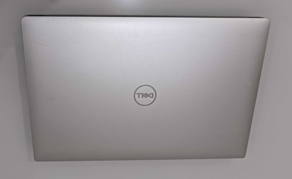 Dell Precision 15 5540 - Ecrã 15.6 FHD - Core i5 - Gráfica Dedicada - 16GB RAM - SSD+HDD