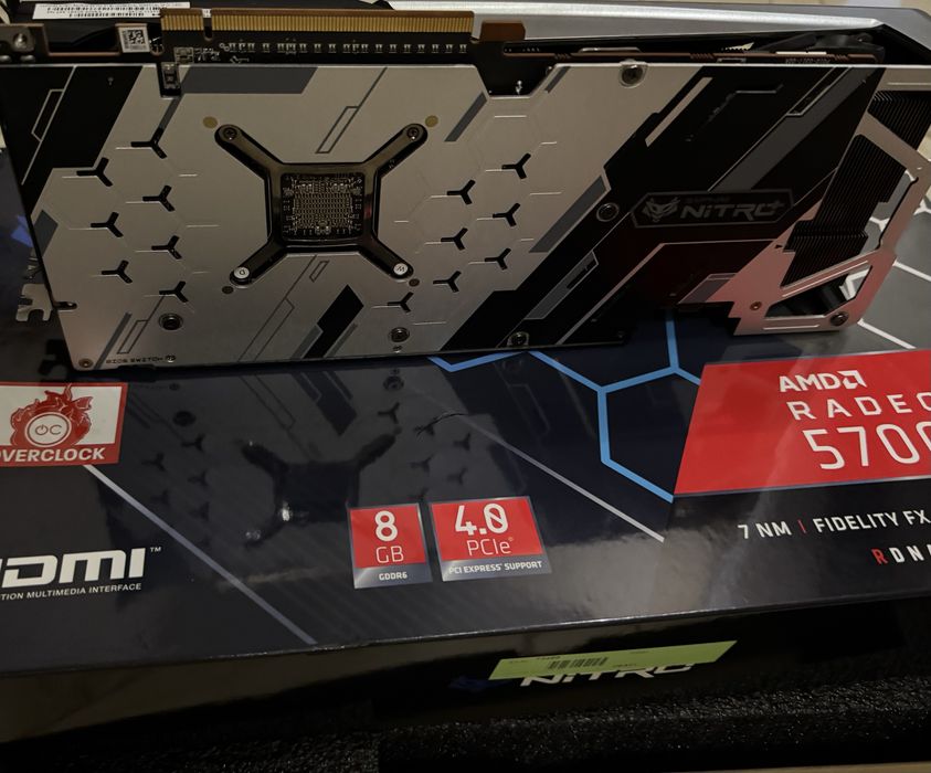 Sapphire Nitro rx 5700 xt 8 gb