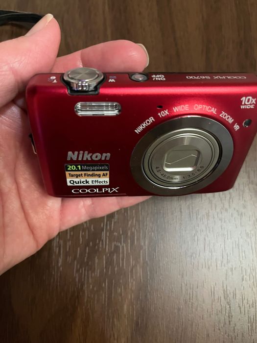Цифровой фотоаппарат Nikon COOLPIX S6700