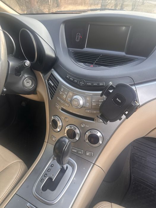 Субару Трібека 2008 року