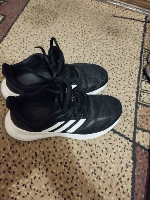 Кросівки орегінал на устіку 24.5