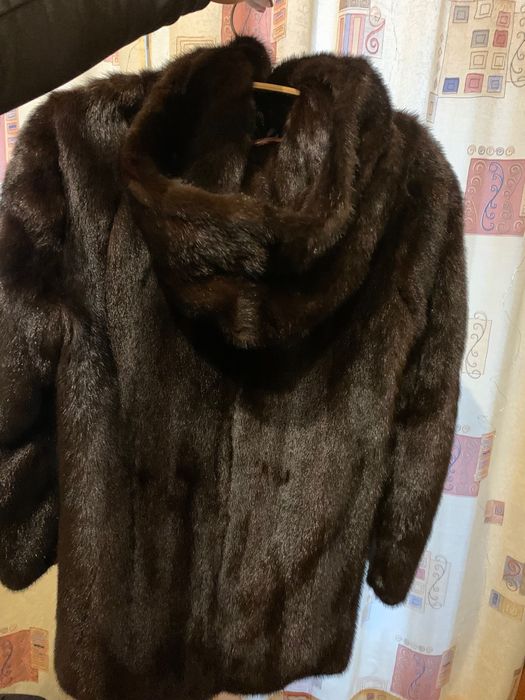 Шуба норкова з натурального хутра